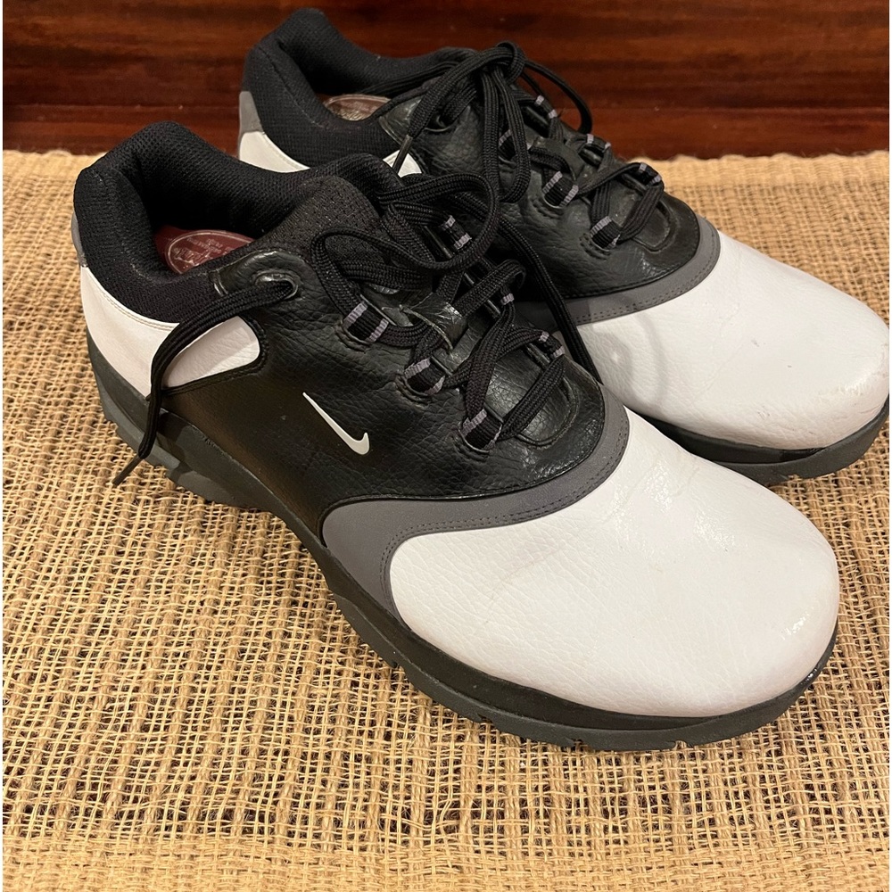 Nike Women’s golf shoes, size 9W.